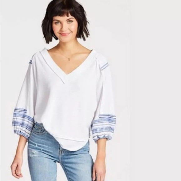 We the free free people White V-Neck knit mixed media with Blue Accents bubble - Picture 1 of 13